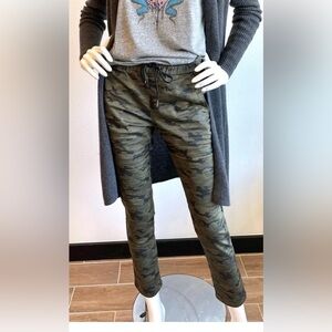 Bevy Flog Shely Original Camouflage pull on Pants size 24
